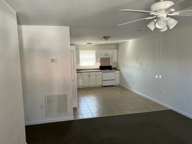 Foto del edificio - 145 Deer Ridge Dr