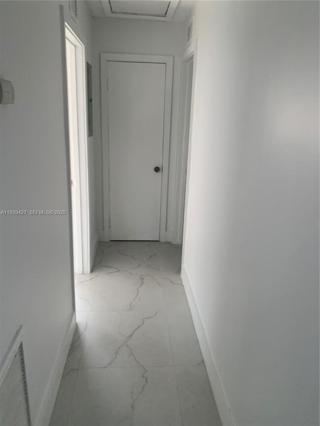 Building Photo - 14301 SW 105th Ave