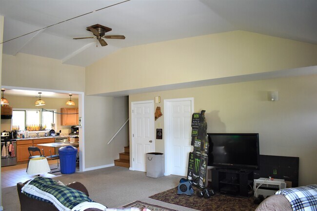 Living Room - 89 South St
