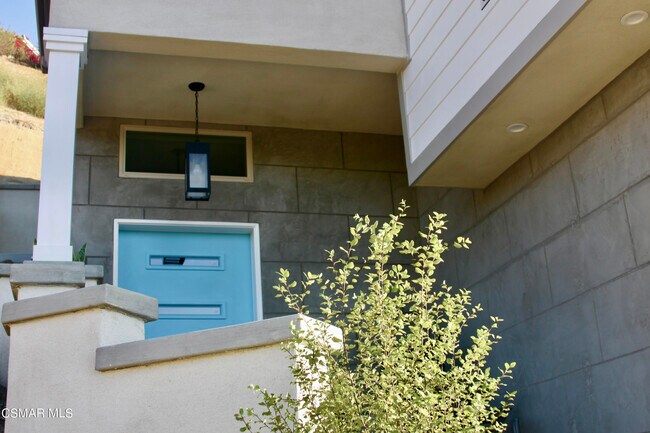 Foto del edificio - 842 Combes Ave