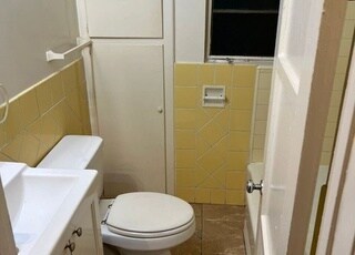 Foto del edificio - 225 W 5th St