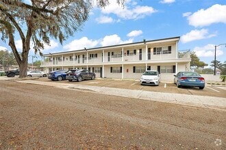 Building Photo - 420 S Palmetto St