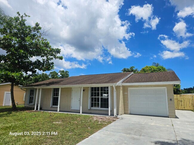 Building Photo - 329 NE Cullman Ct