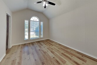 Building Photo - 8506 Hunters Village Dr