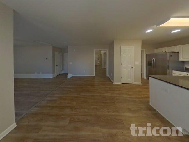 Building Photo - 1916 Lexington Ave