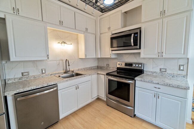 Foto del edificio - Single Family Home in Perry District!!