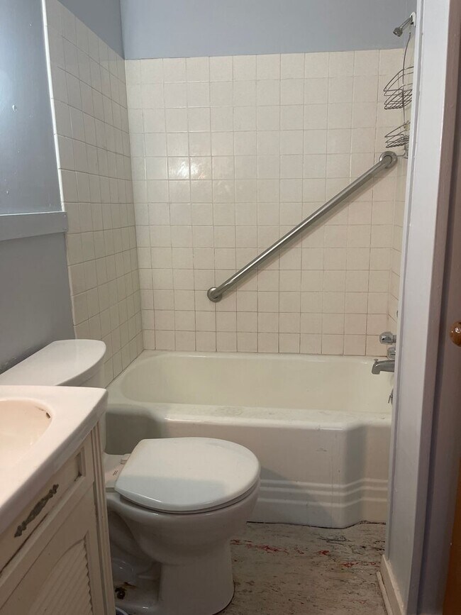 Foto del edificio - Nice 4 BR/2 BA  northwest side home!