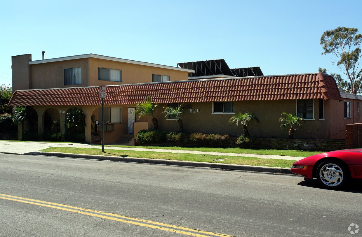 Building Photo - 620 E Imperial