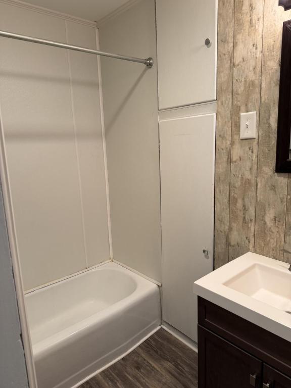 Foto del edificio - 214 Logan Blvd