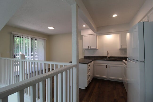 Building Photo - Fully Remodeled 2 Bedroom 1.5 Bath Duplex In Olathe