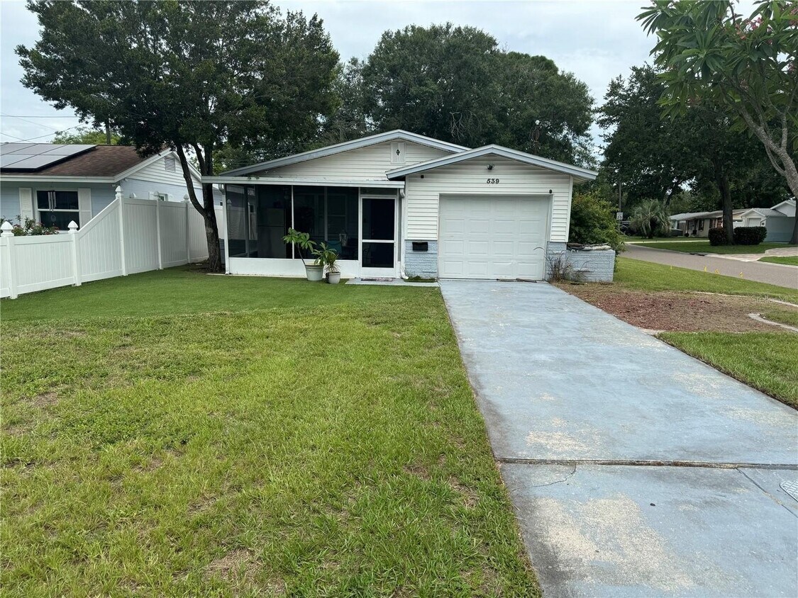 Primary Photo - 539 Southwest Boulevard N