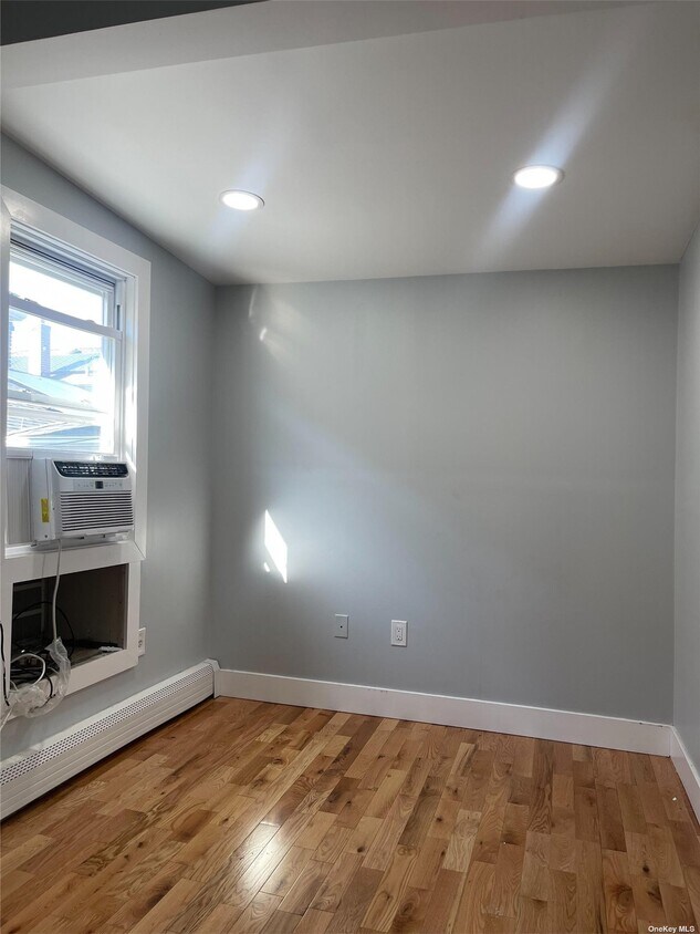 Building Photo - 305A Beach 88th St