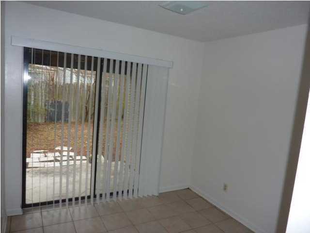 Building Photo - 913 Landry St