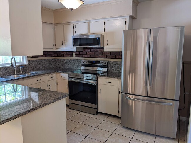 Kitchen - 2717 Newkirk Ave