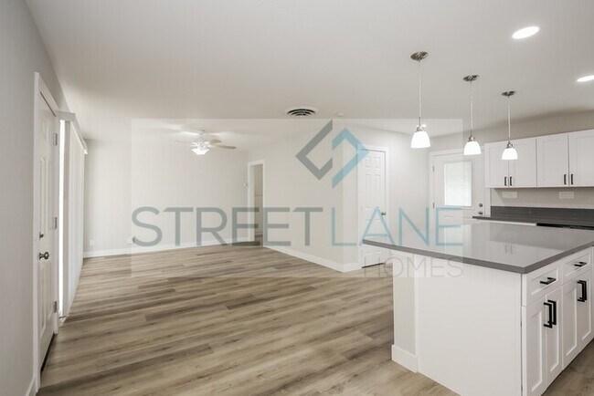 Building Photo - Charming 4 Bedroom in Las Vegas!