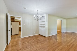 Building Photo - 5231 Willowbend Blvd