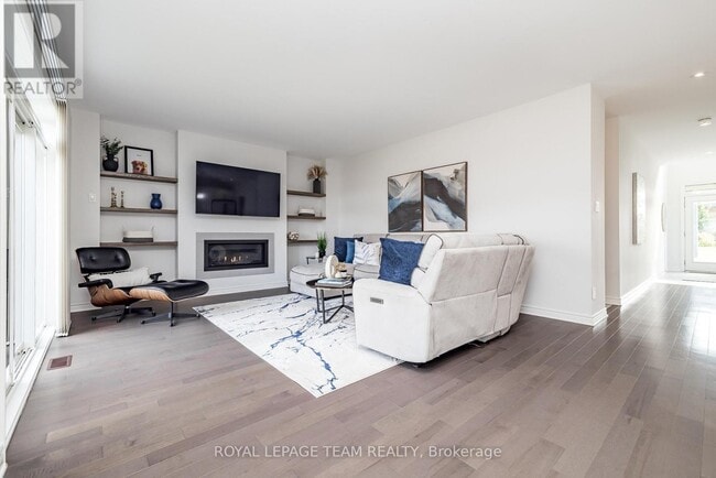 Photo du bâtiment - 636 Mistwell Ln
