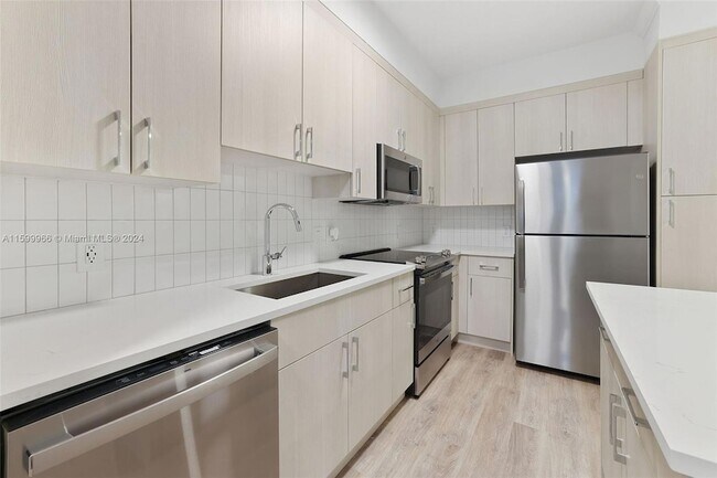 Foto del edificio - 10170 SW 7th St
