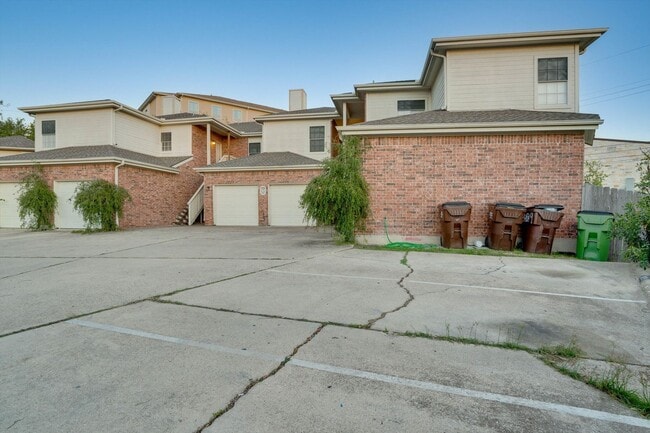 Building Photo - 307 Rawhide Loop