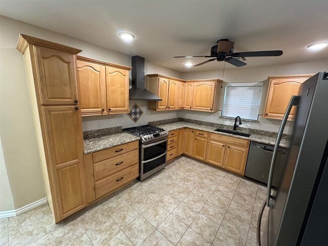 Building Photo - 141 Foxfire Rd