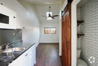Primary Photo - 375 Molino Ave