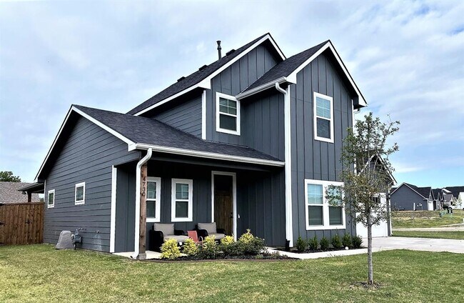 Building Photo - 4730 Dry Creek Rd