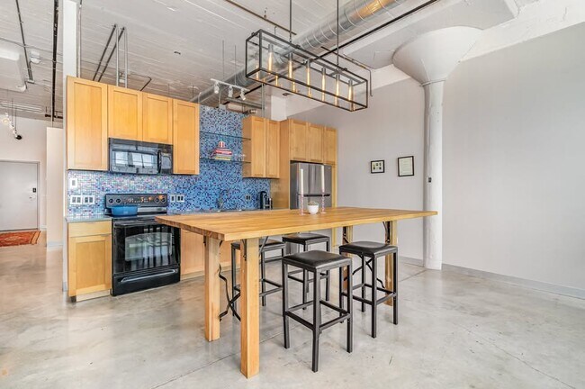 Foto del edificio - 730 Stinson Blvd