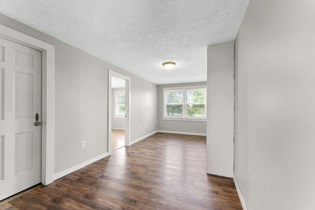 Building Photo - 6611 Scofield Rd