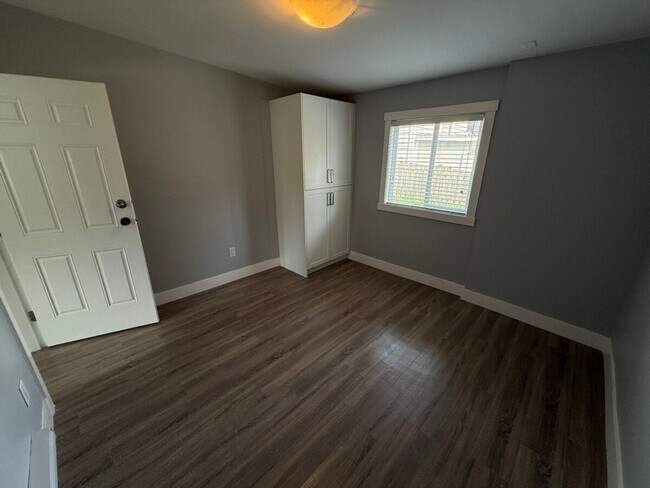 Photo du bâtiment - Matsqui Ground-Level Suite