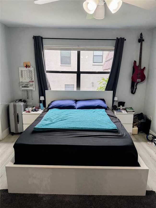 Foto del edificio - 841 NE 207th Ln