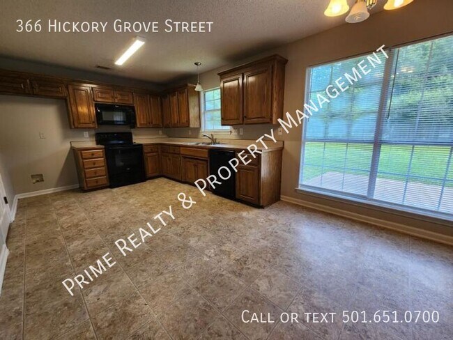 Building Photo - 366 Hickory Grove St
