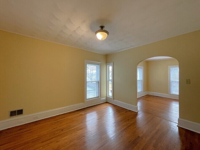 Comedor - 110-112 Elm St