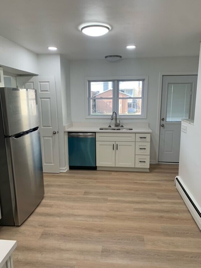 Foto del edificio - Beautiful 2 bedroom 2 bathroom home in the heart of Bloomfield.