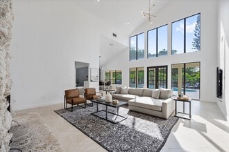 Building Photo - 12638 Quercus Ln