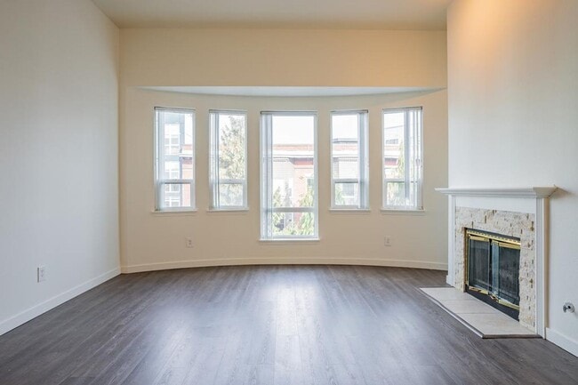 Interior Photo - Versailles