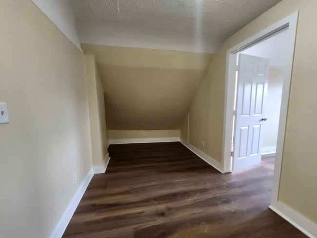 Building Photo - 170 Sherman Ave