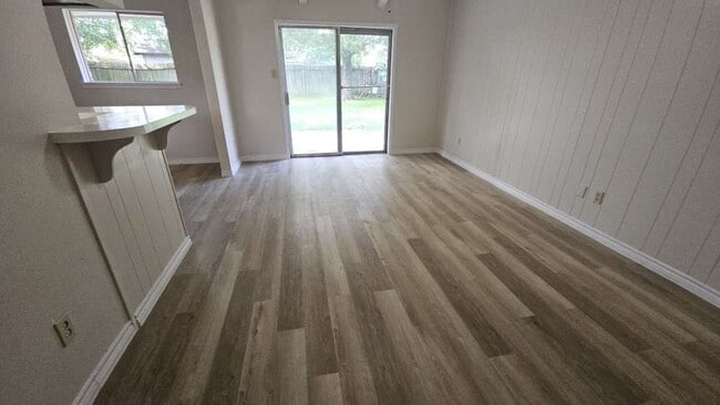 Foto del edificio - 934 Dellbrook Dr