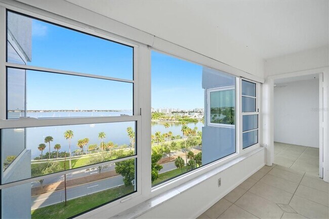 Foto del edificio - 555 S Gulfstream Ave