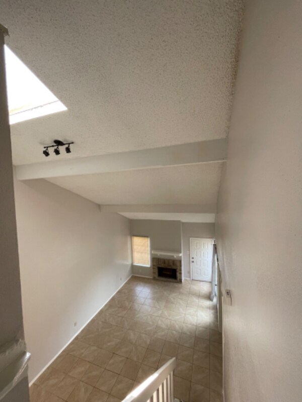 Foto del edificio - 12212 Copper Tree Pvt Ln