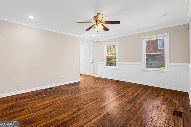 Foto del edificio - 2163 Rexford Dr