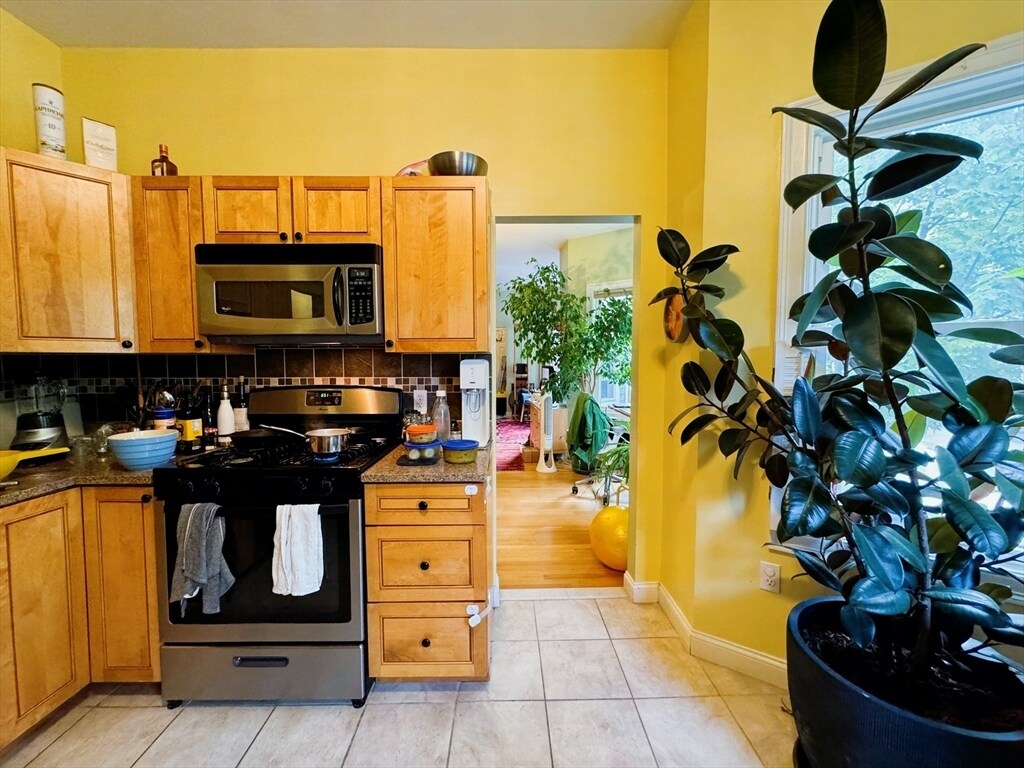 Primary Photo - 51 Dimick St