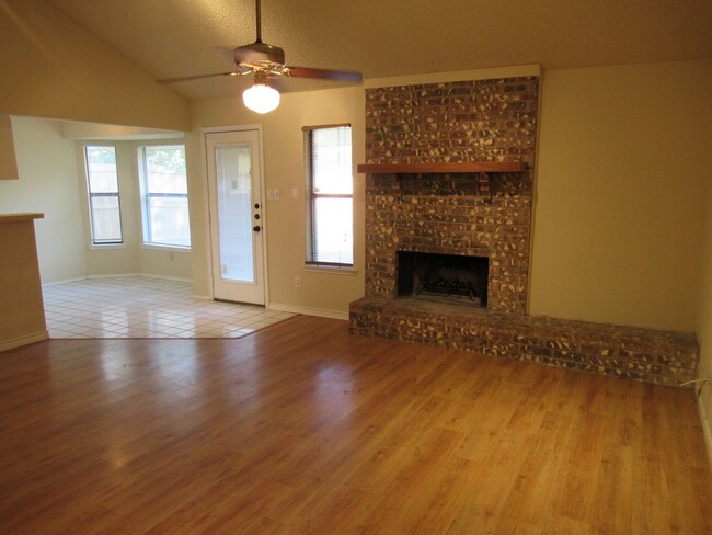 Foto del edificio - 3/2/2 Home For Lease in Watauga!