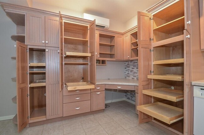 Building Photo - 11711 Memorial Dr