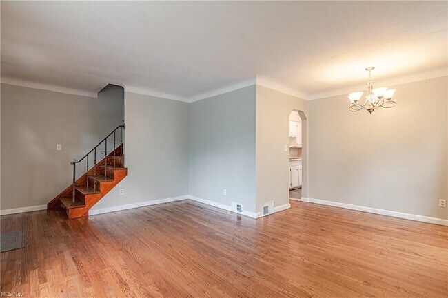 Foto del edificio - 5380 Beechwood Ave