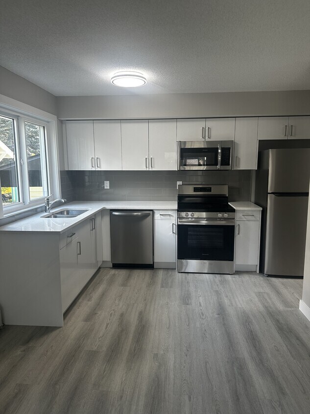 Photo principale - 9938-88 88 Ave NW
