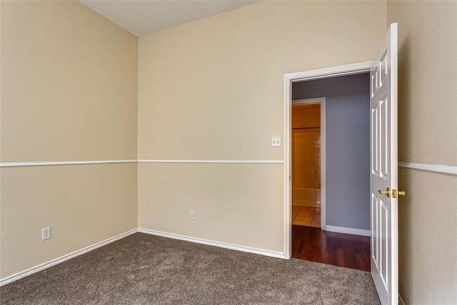 Building Photo - 1012 Tyler James Dr