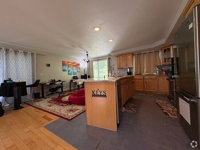 Building Photo - 54 Bumble Bee Cir