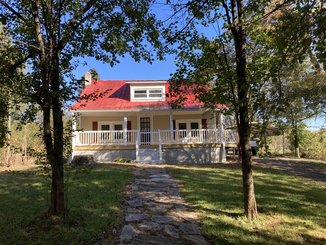 Foto principal - 3426 Frank Whisnant Rd