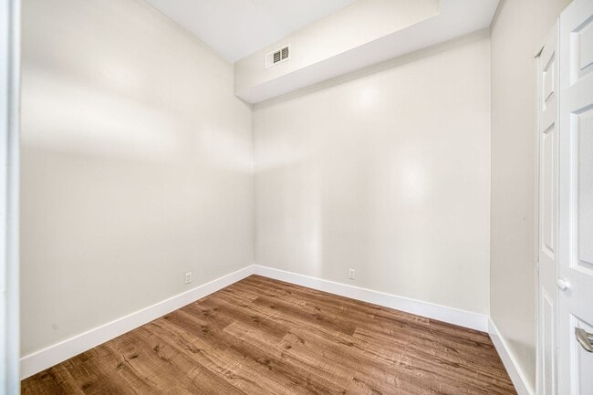 Building Photo - MISSION APARTMENT FOR RENT $5,000