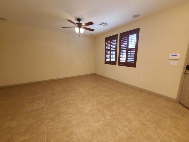 Building Photo - Summerlin
